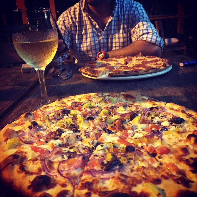 Dating While Traveling: How to Be Open to Love on The Road